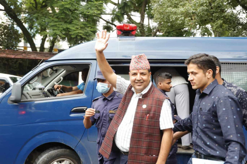 डा. सुनिल शर्माले भने- प्रहरीले ममाथि दुईपटक हातपात गर्‍यो